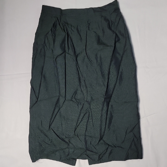 Very Wrinkled Old NWOT Forest Green Women's Pencil Skirt size 8 - Picture 1 of 9